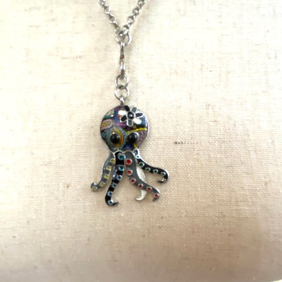 Decorative Octopus Pendant Necklace - Picture 4 of 11